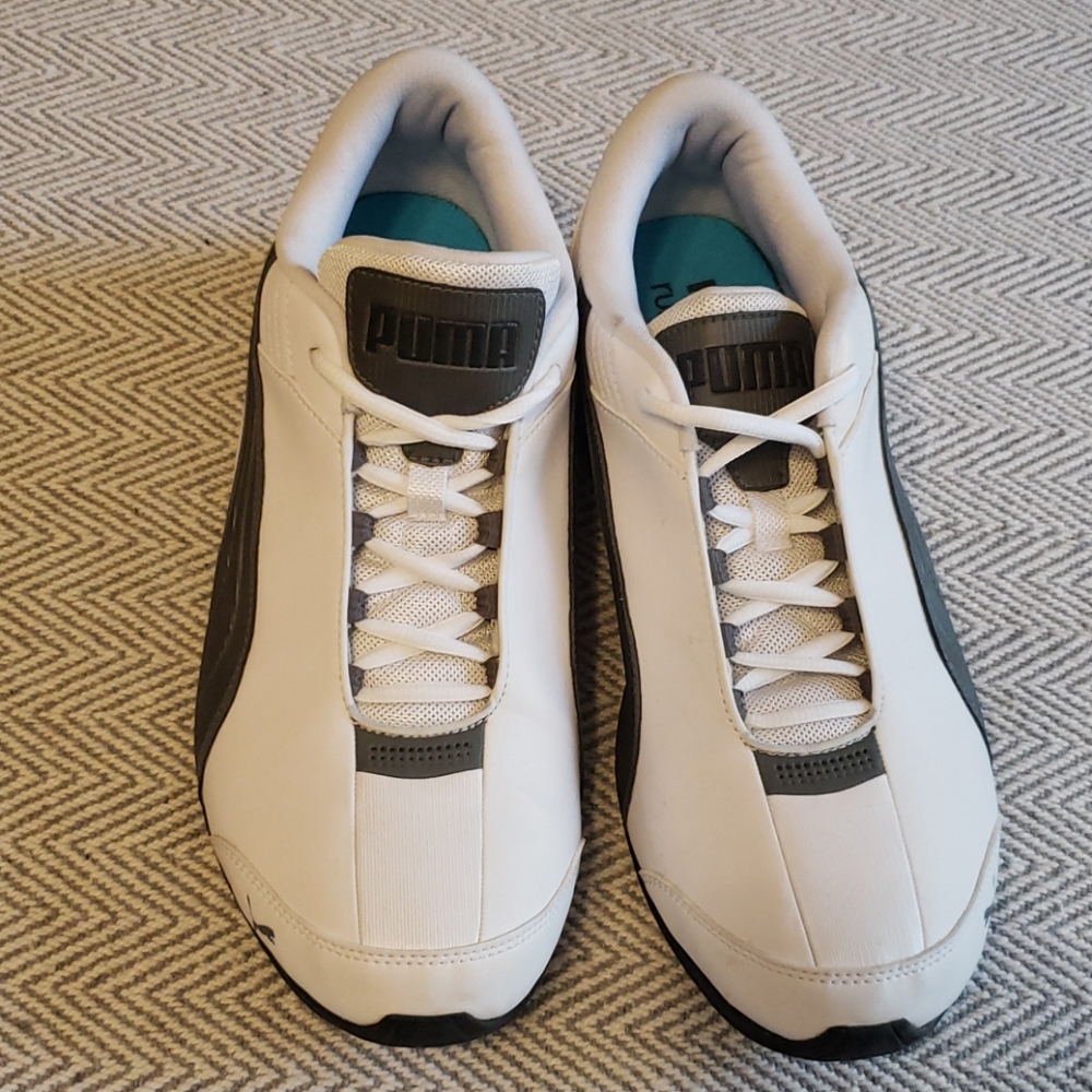 Puma Sneakers